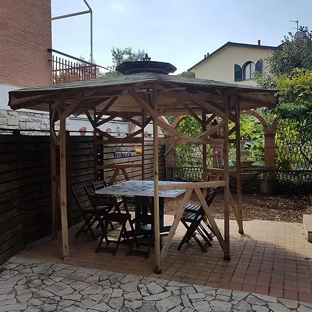 Mare Degli Etruschi Apartment *